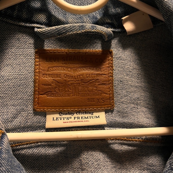 Jean jacket - Picture 2 of 5